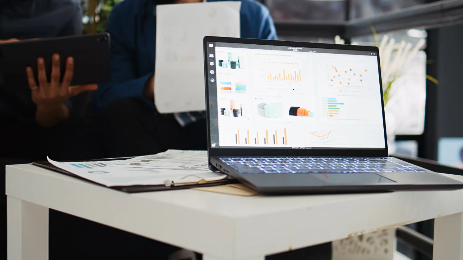 Reviewing search performance on a laptop